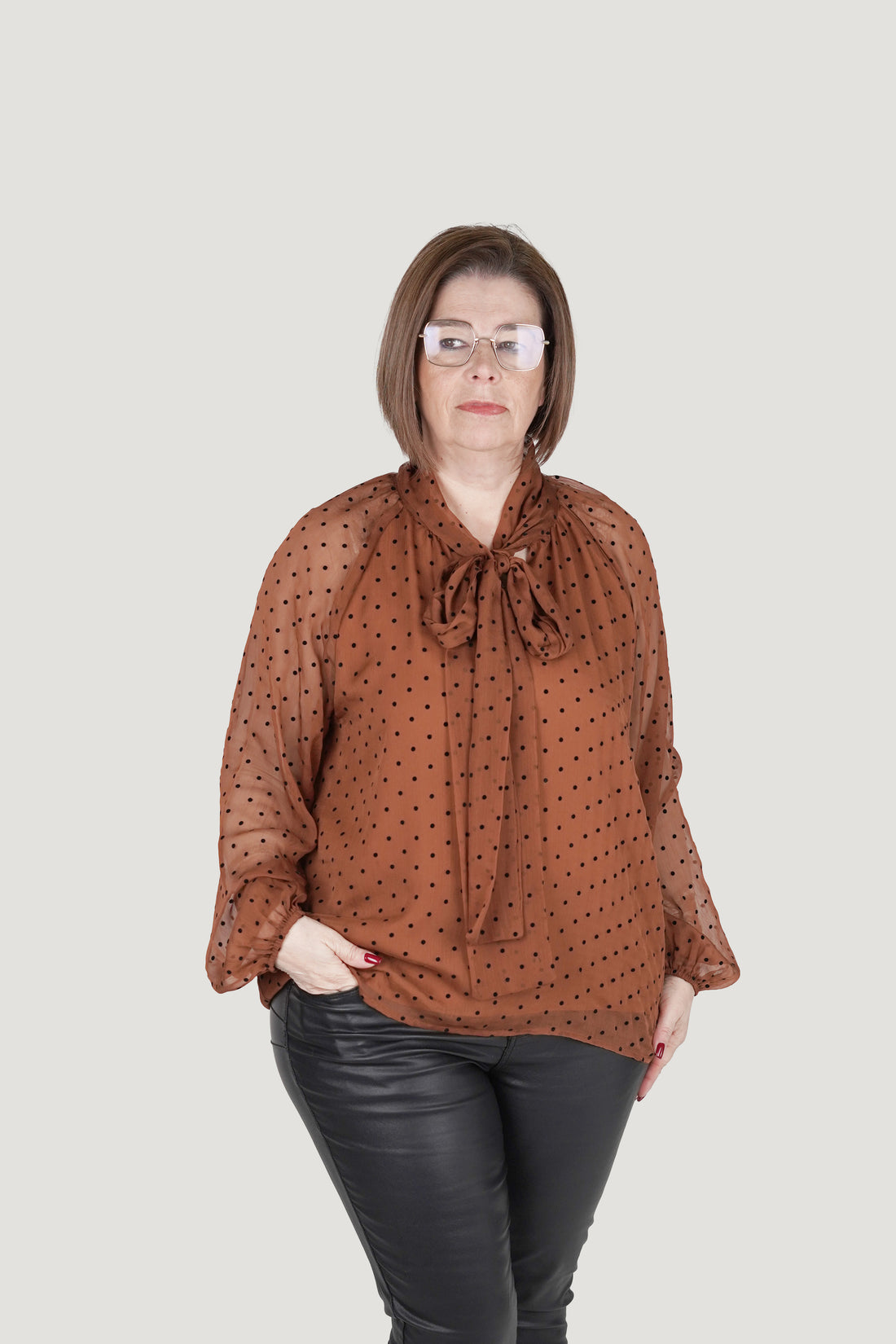 Blusa Bolinhas c/ Laço